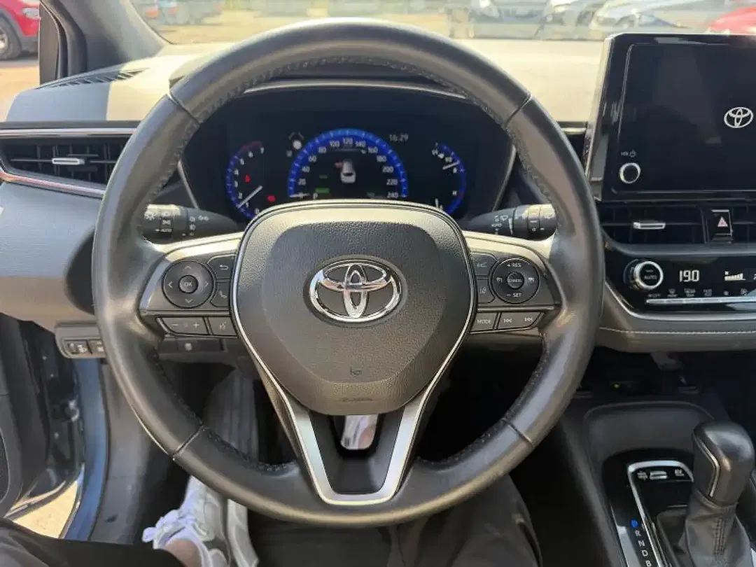 Toyota Corolla - Thumbnail 12