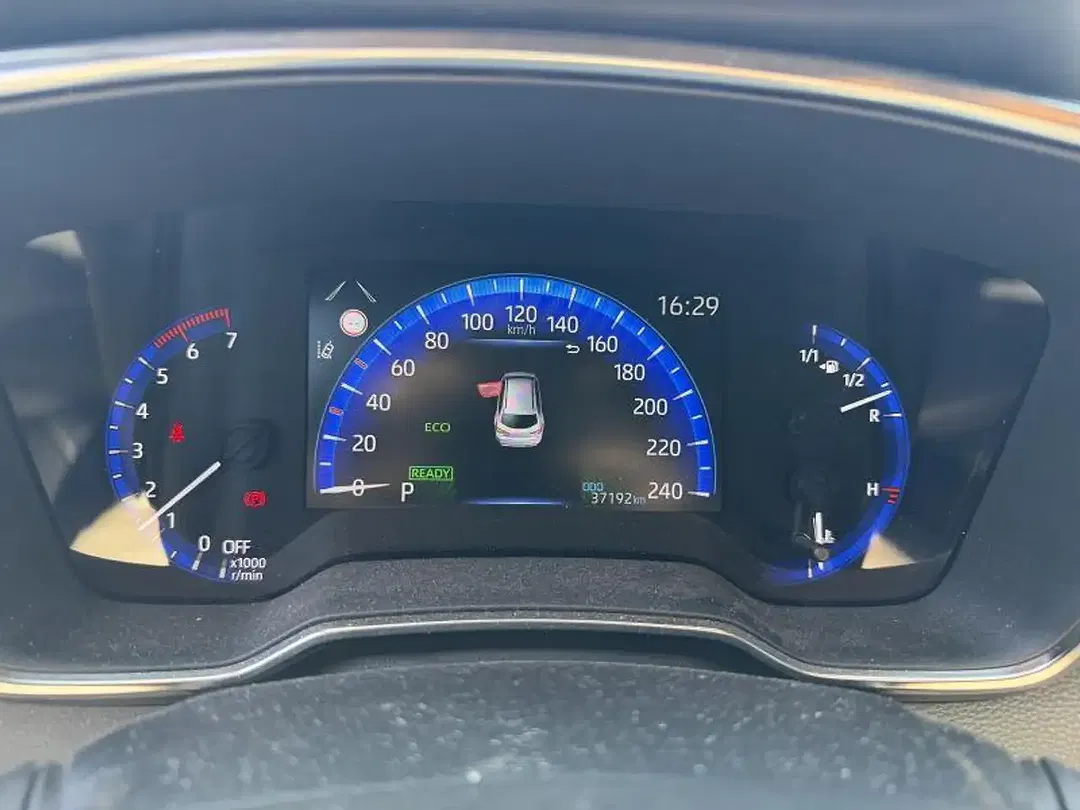 Toyota Corolla - Thumbnail 13