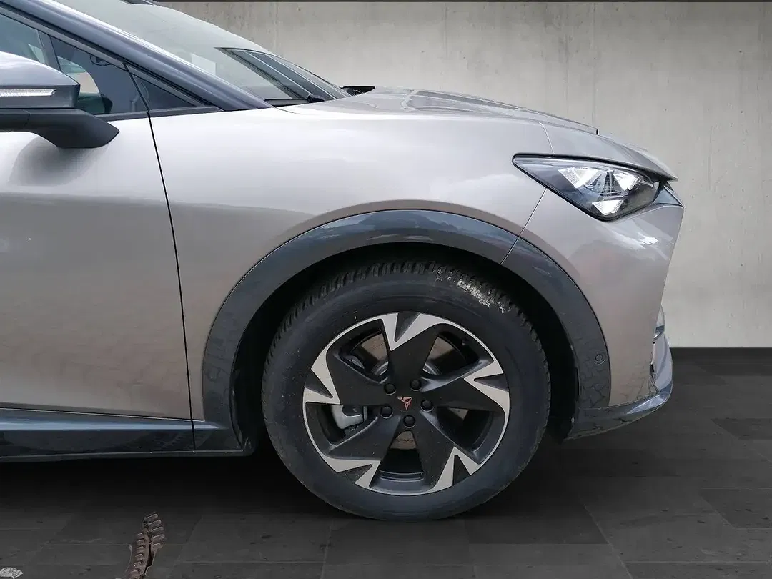 CUPRA Tavascan - Thumbnail 8
