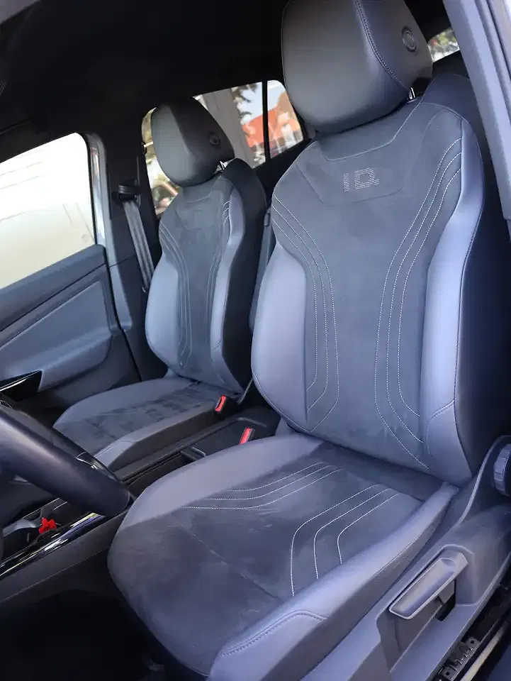 Volkswagen ID.4 - Thumbnail 12
