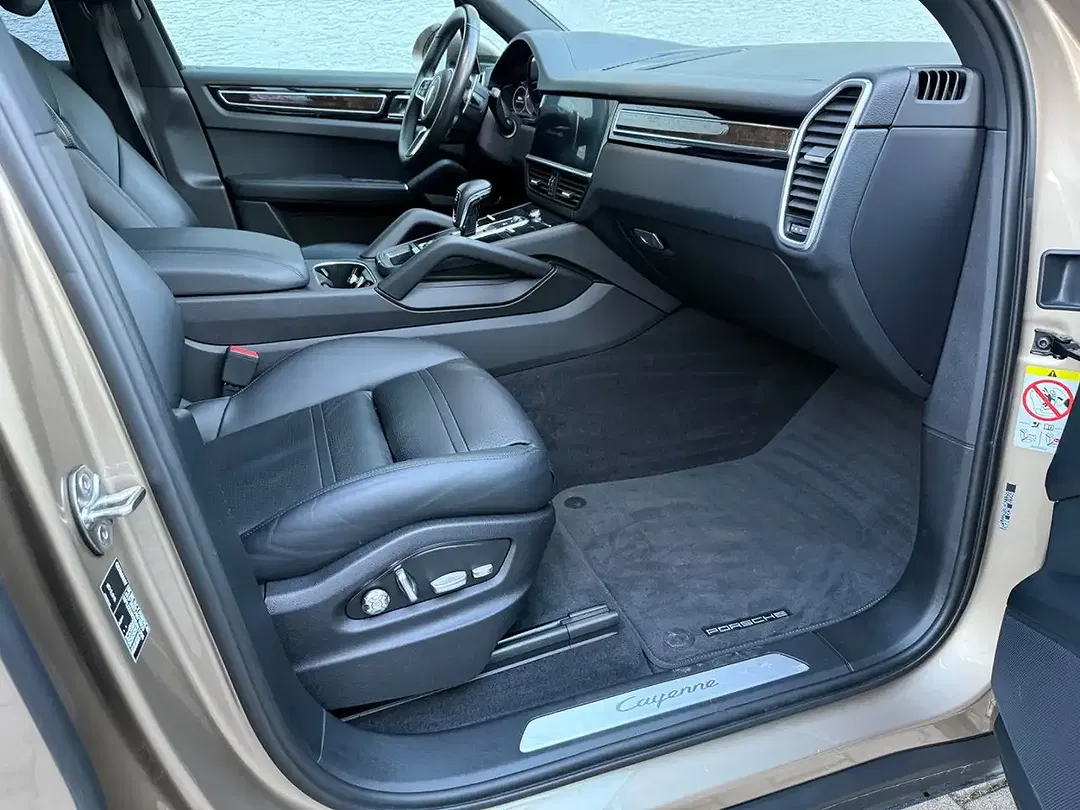 Porsche Cayenne - Thumbnail 10