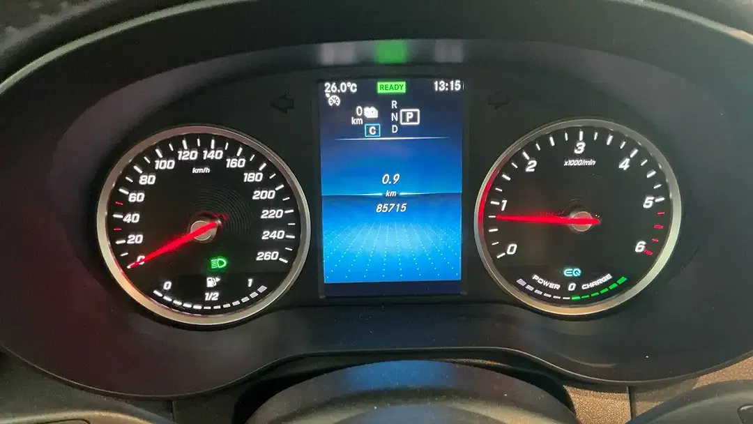Mercedes-Benz GLC 300 - Thumbnail 13