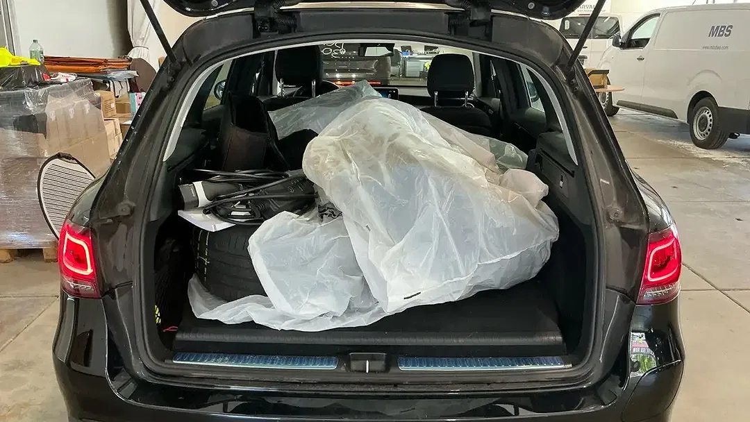 Mercedes-Benz GLC 300 - Thumbnail 18