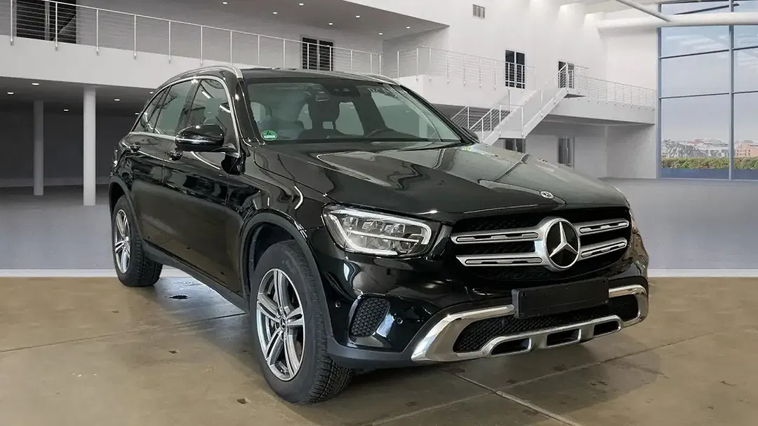 Mercedes-Benz GLC 300 - Thumbnail 2