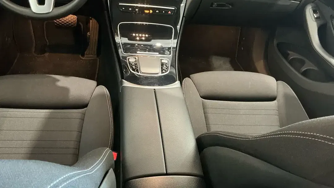 Mercedes-Benz GLC 300 - Thumbnail 8