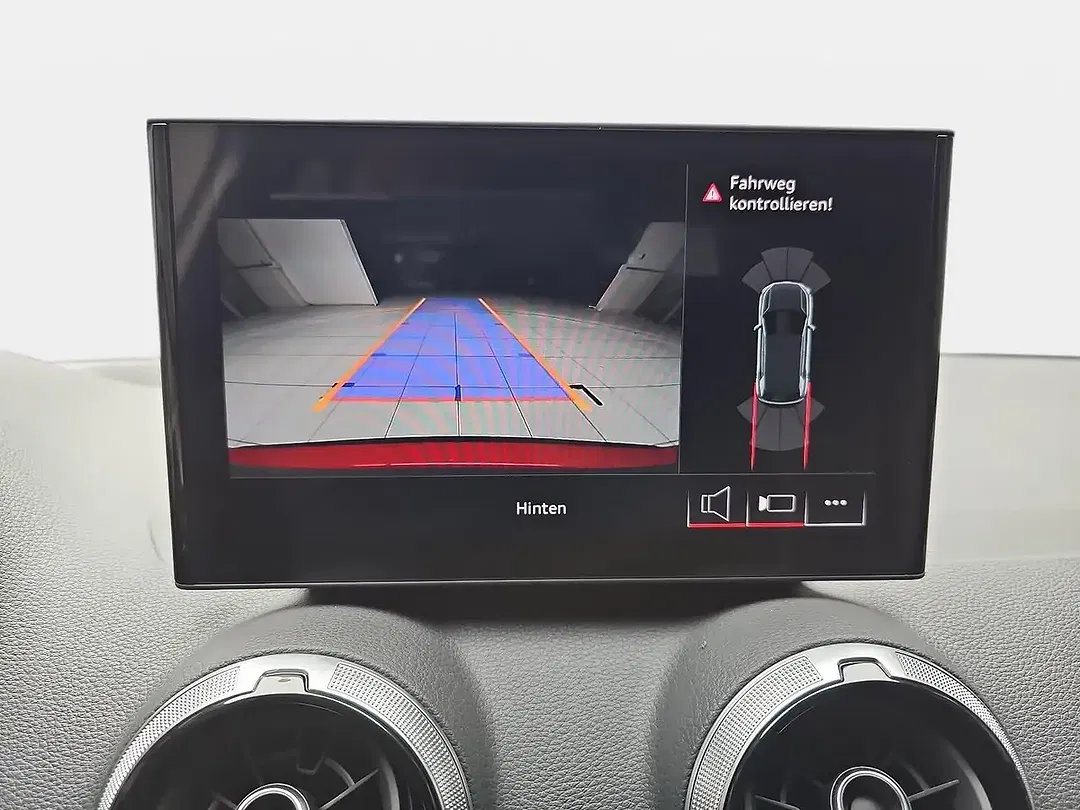 Audi Q2 - Thumbnail 10