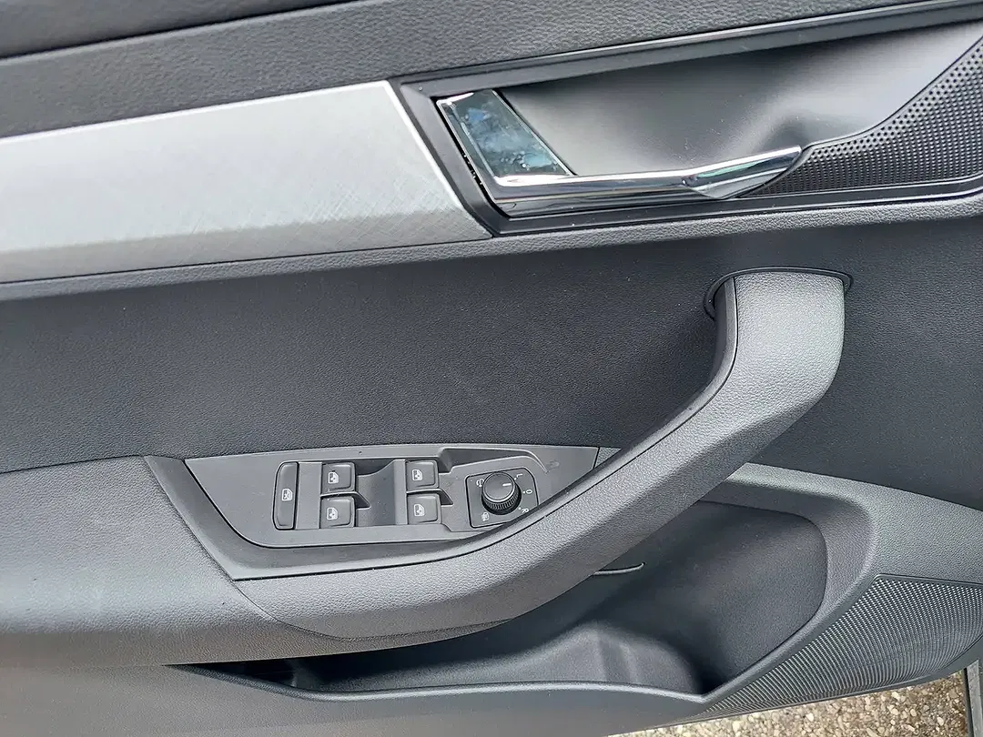 Skoda Karoq - Thumbnail 10