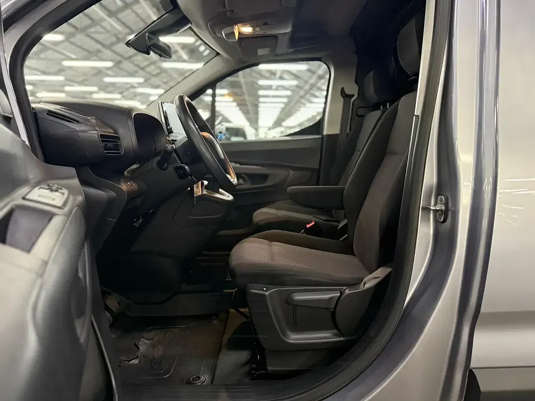 Toyota Proace City - Thumbnail 8