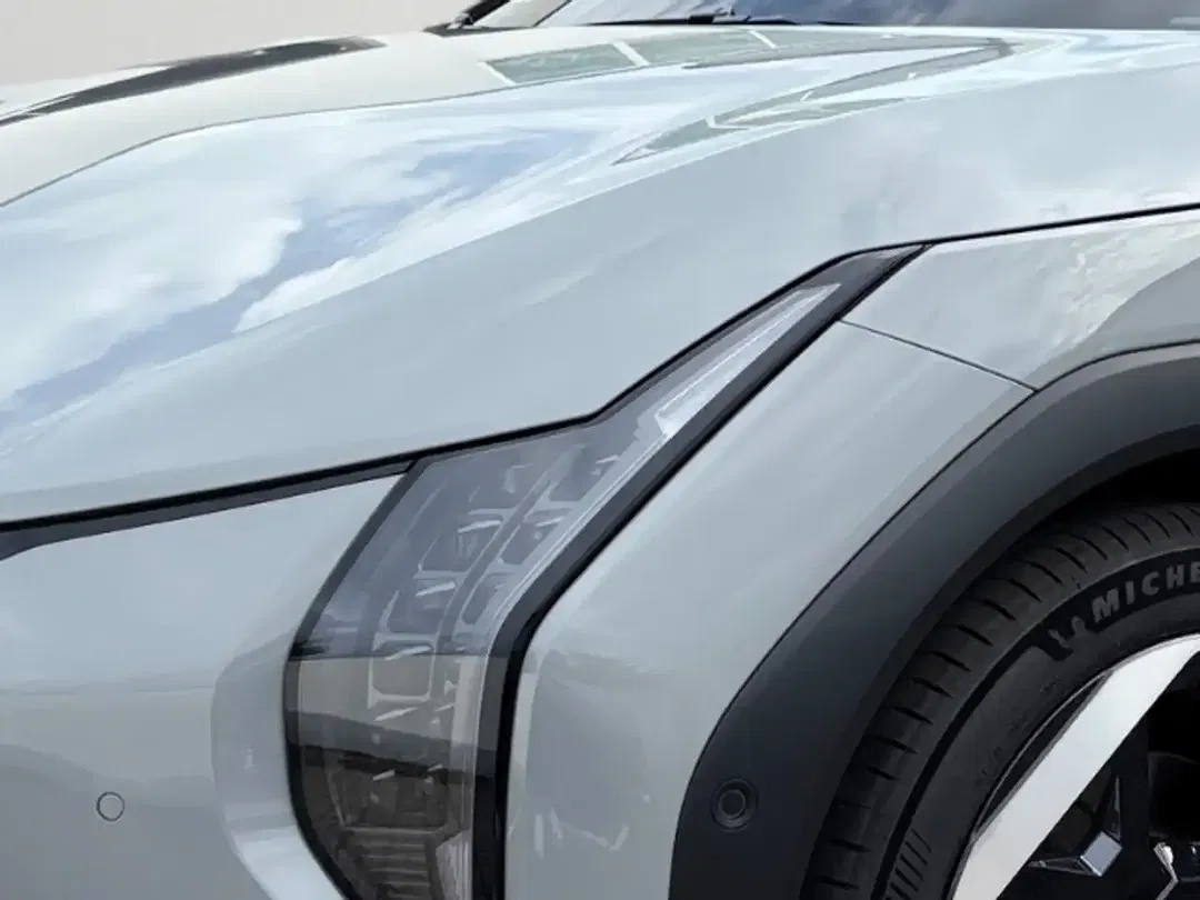 Kia EV4 - Thumbnail 5
