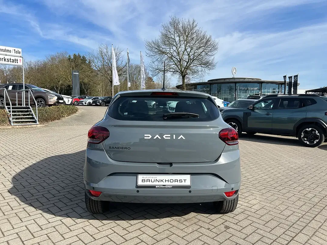 Dacia Sandero - Thumbnail 2