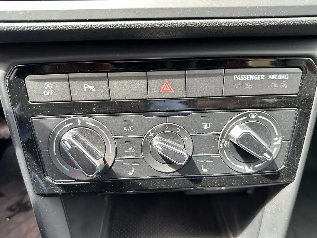 Volkswagen T-Cross - Thumbnail 18