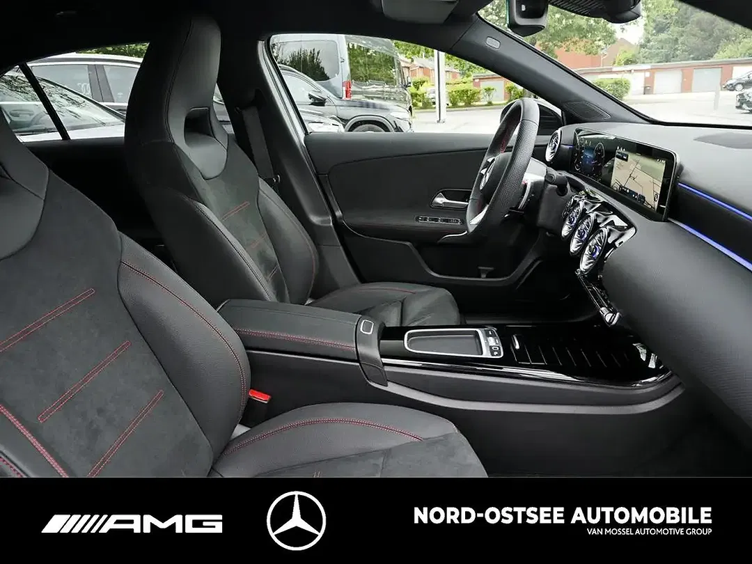 Mercedes-Benz A 200 - Thumbnail 11