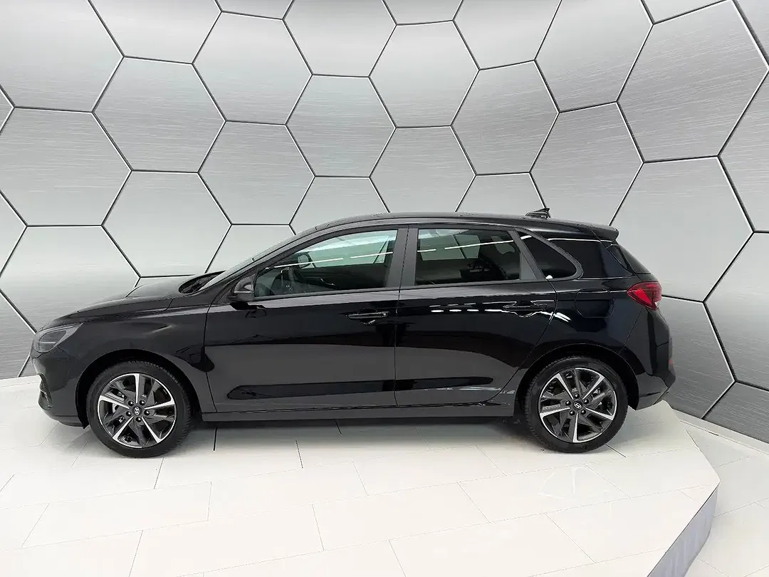 Hyundai i30 - Thumbnail 2
