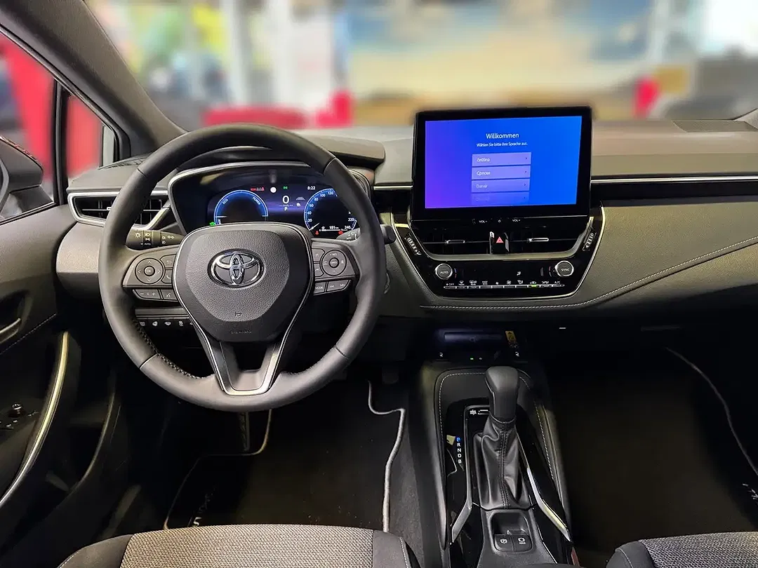 Toyota Corolla - Thumbnail 11