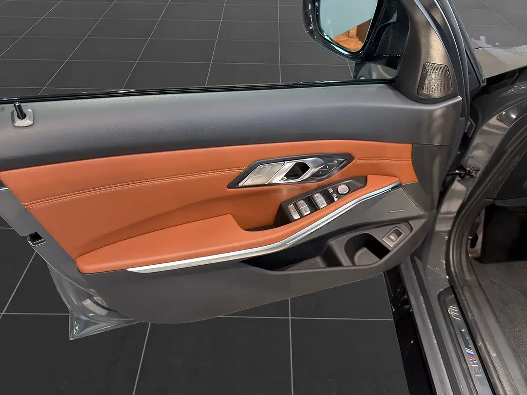 BMW M3 - Thumbnail 9