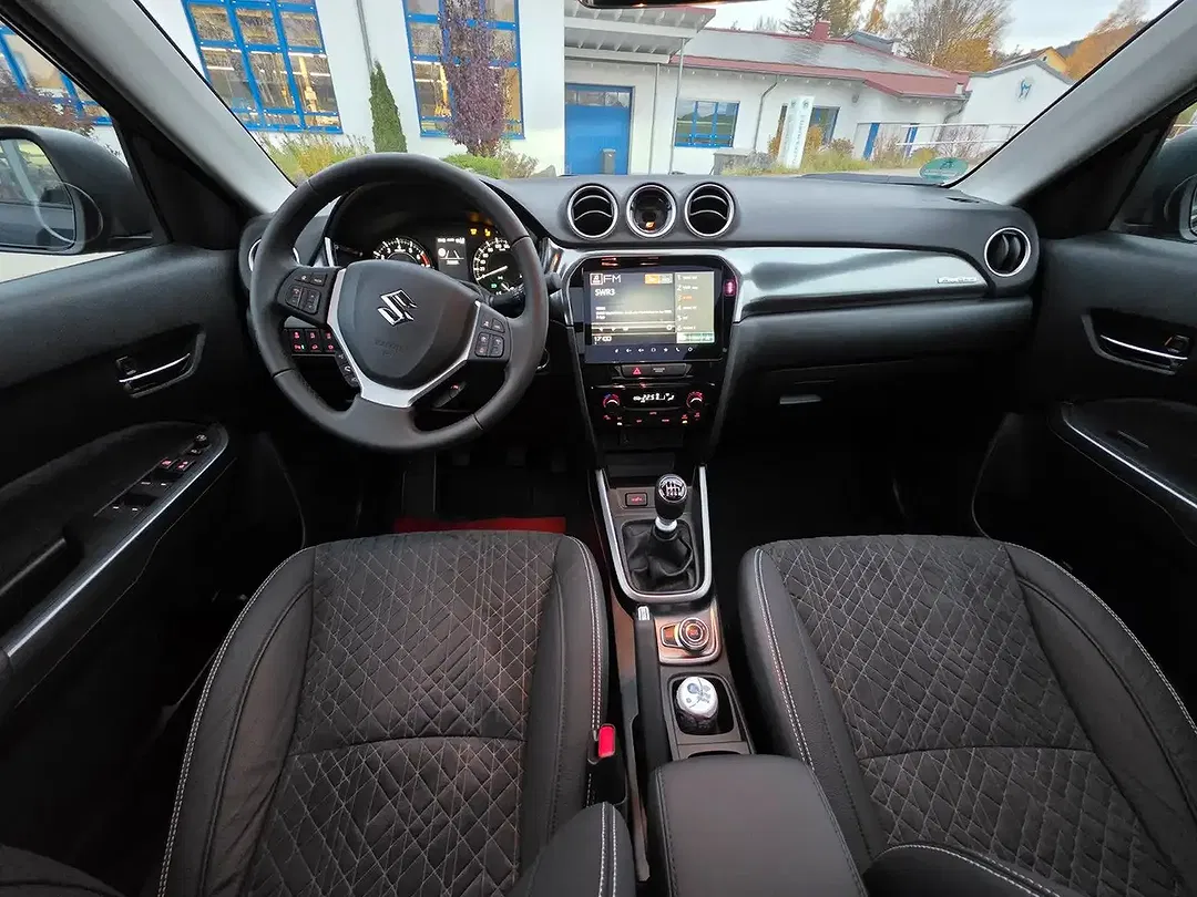 Suzuki Vitara - Thumbnail 11