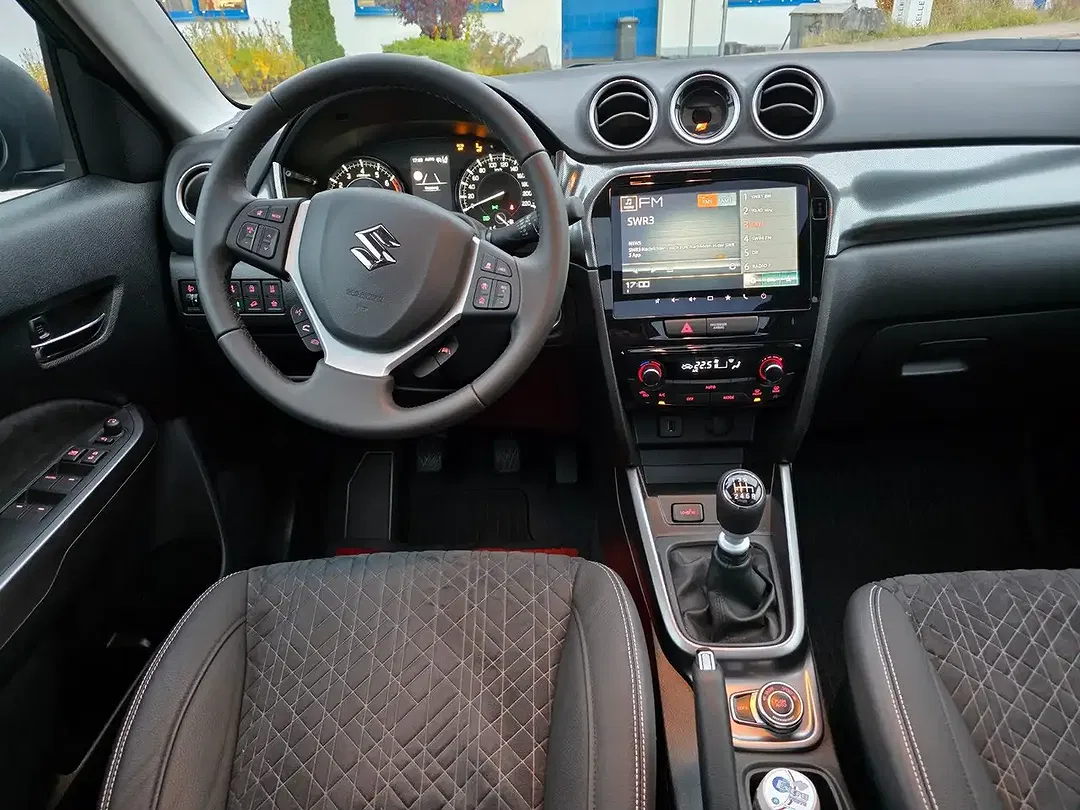 Suzuki Vitara - Thumbnail 12