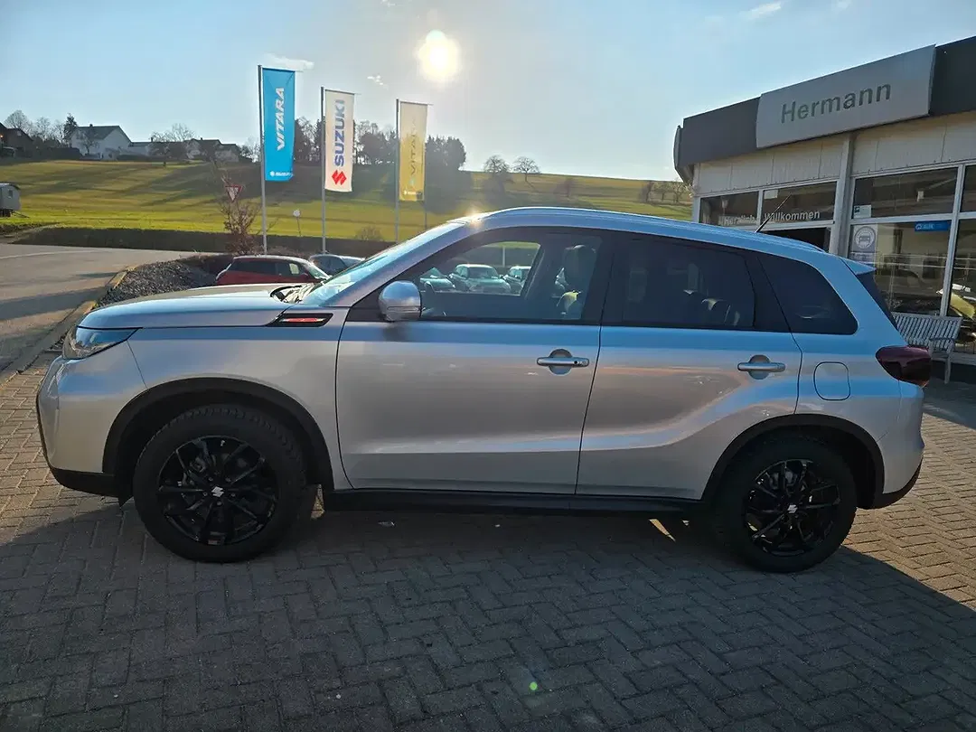 Suzuki Vitara - Thumbnail 4