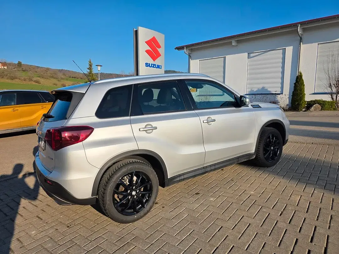 Suzuki Vitara - Thumbnail 7