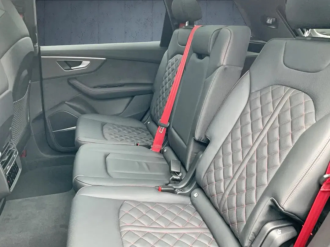 Audi Q7 - Thumbnail 13