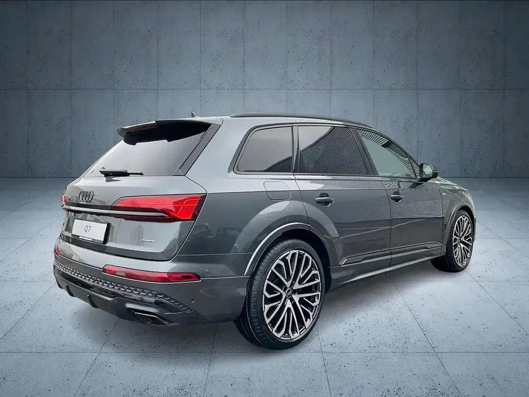 Audi Q7 - Thumbnail 6