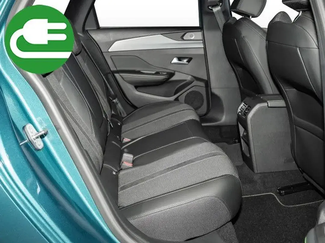 Peugeot 308 - Thumbnail 4