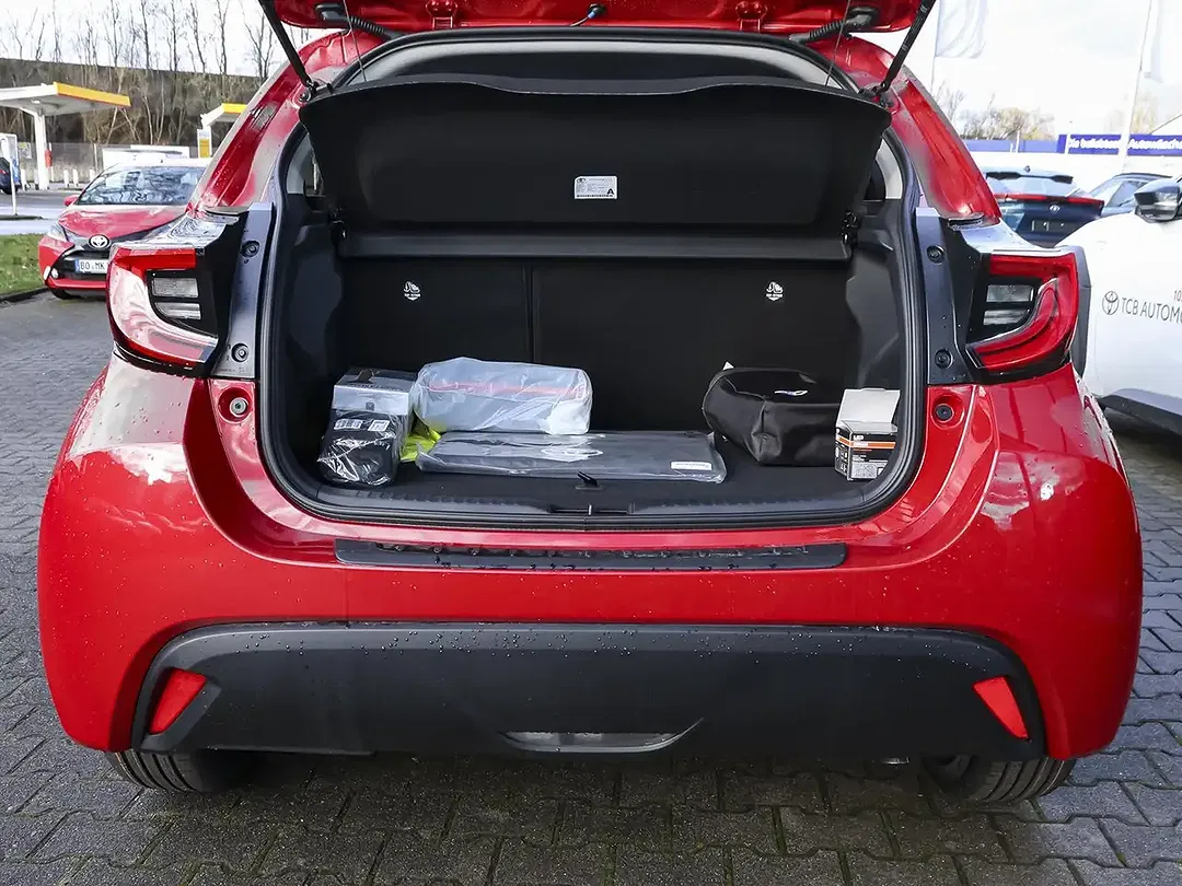 Toyota Yaris - Thumbnail 10