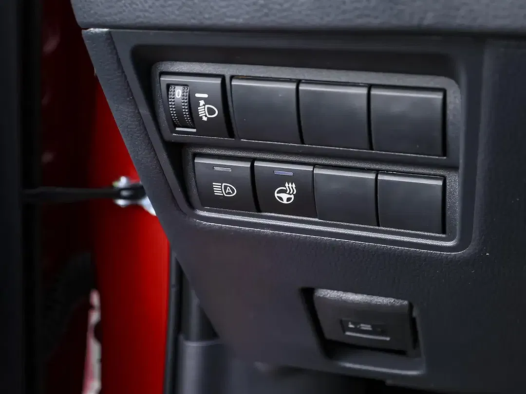 Toyota Yaris - Thumbnail 11