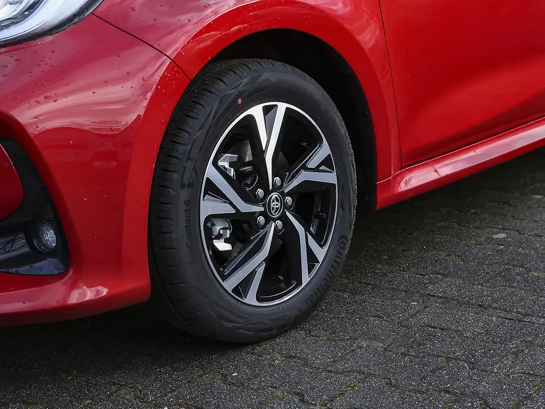 Toyota Yaris - Thumbnail 13