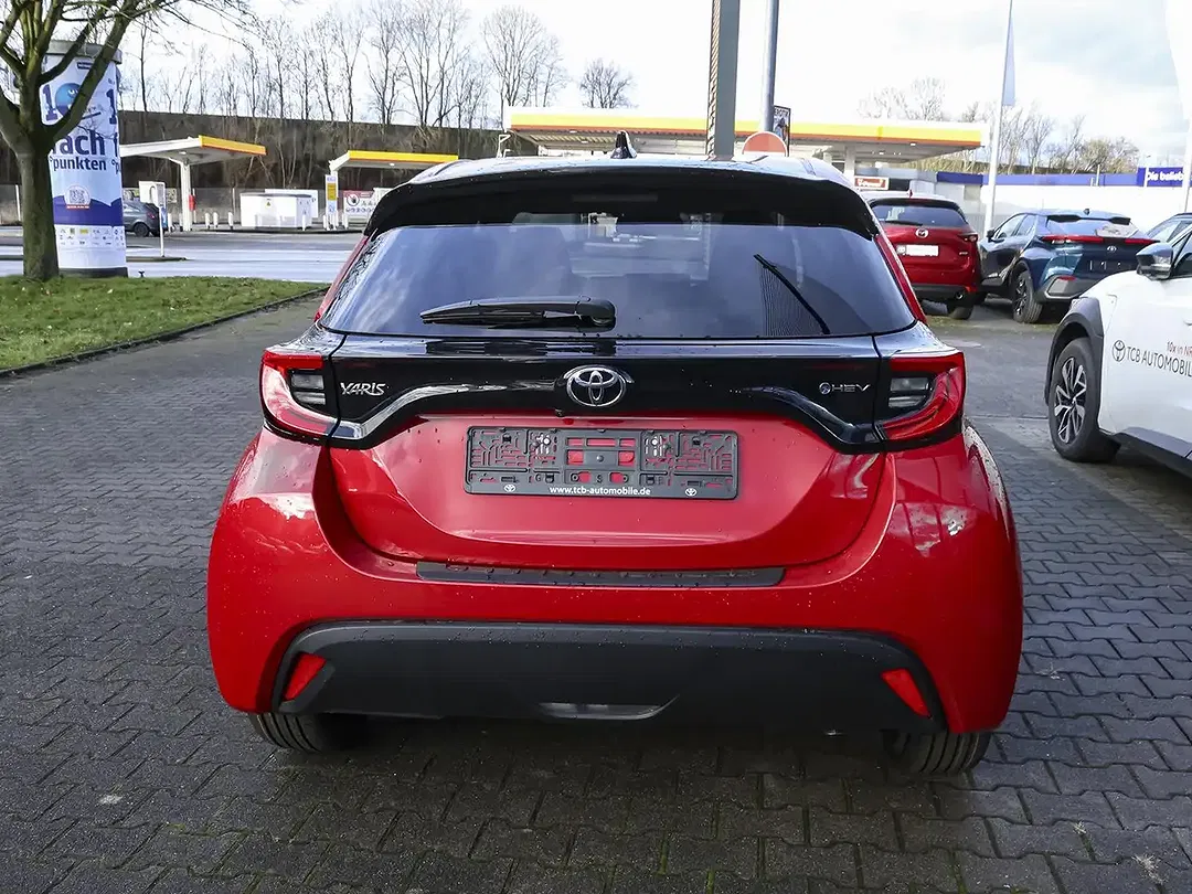 Toyota Yaris - Thumbnail 4