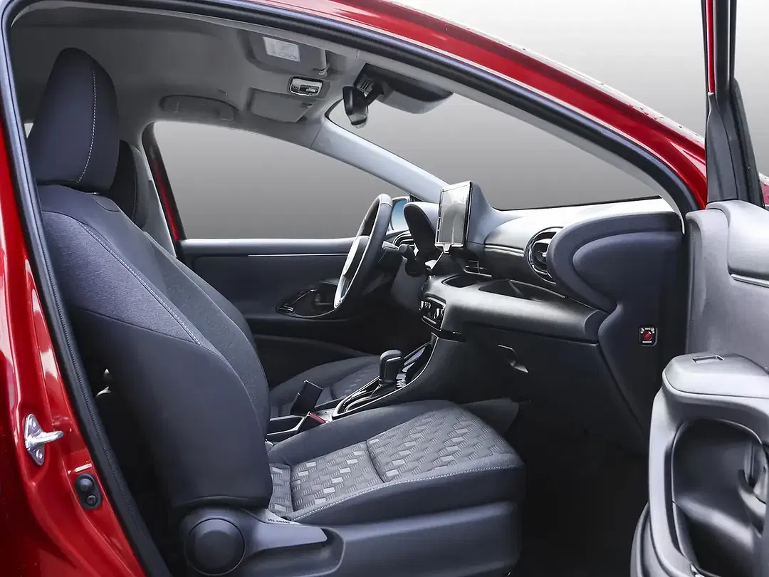 Toyota Yaris - Thumbnail 6