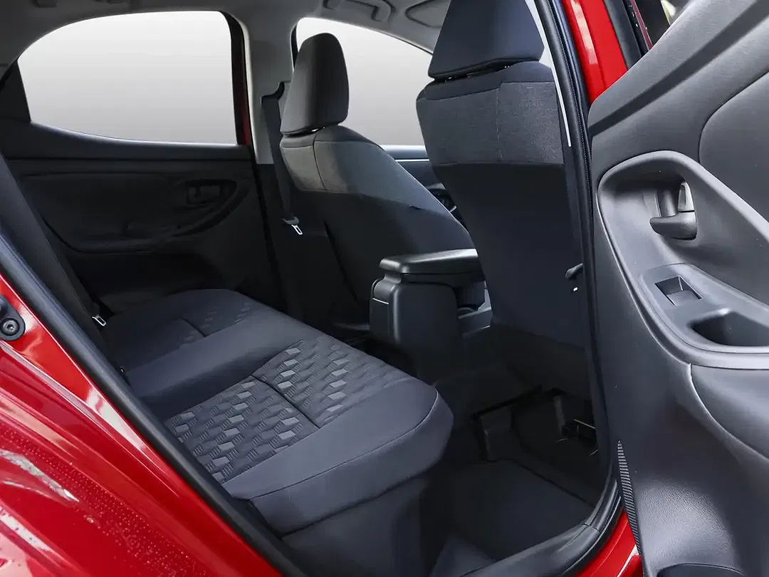 Toyota Yaris - Thumbnail 7