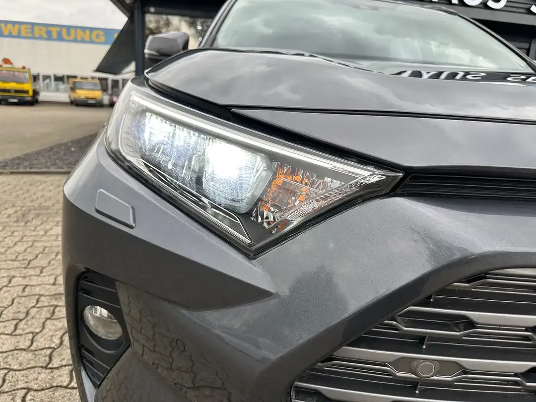 Toyota RAV 4 - Thumbnail 10