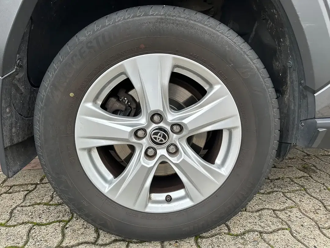 Toyota RAV 4 - Thumbnail 12