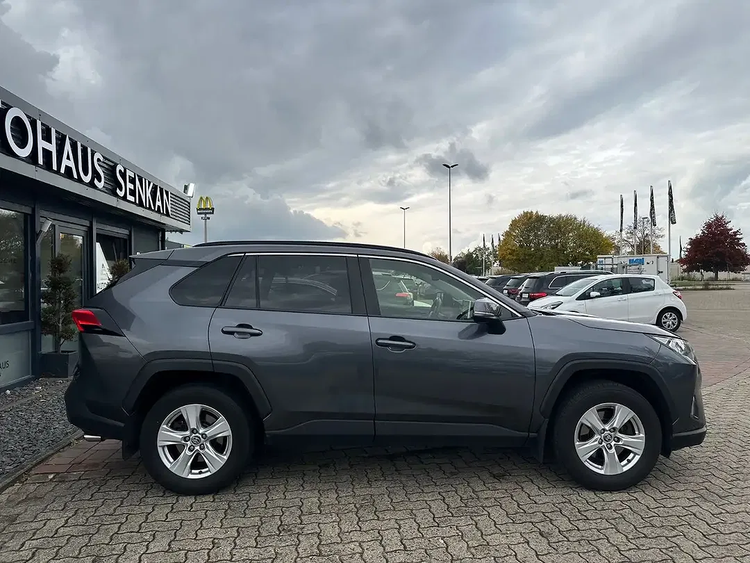 Toyota RAV 4 - Thumbnail 8