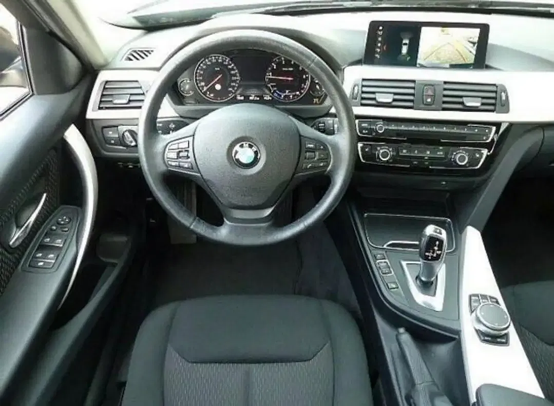 BMW 320 - Thumbnail 5