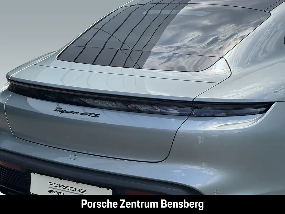 Porsche Taycan - Thumbnail 14