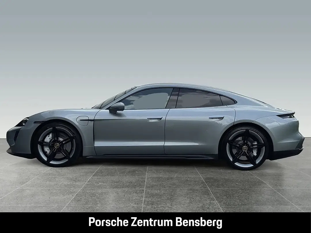 Porsche Taycan - Thumbnail 2