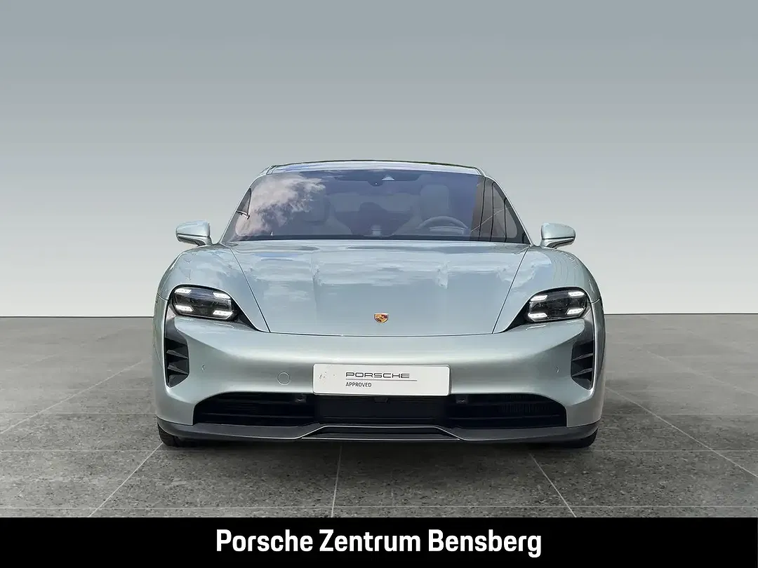 Porsche Taycan - Thumbnail 7