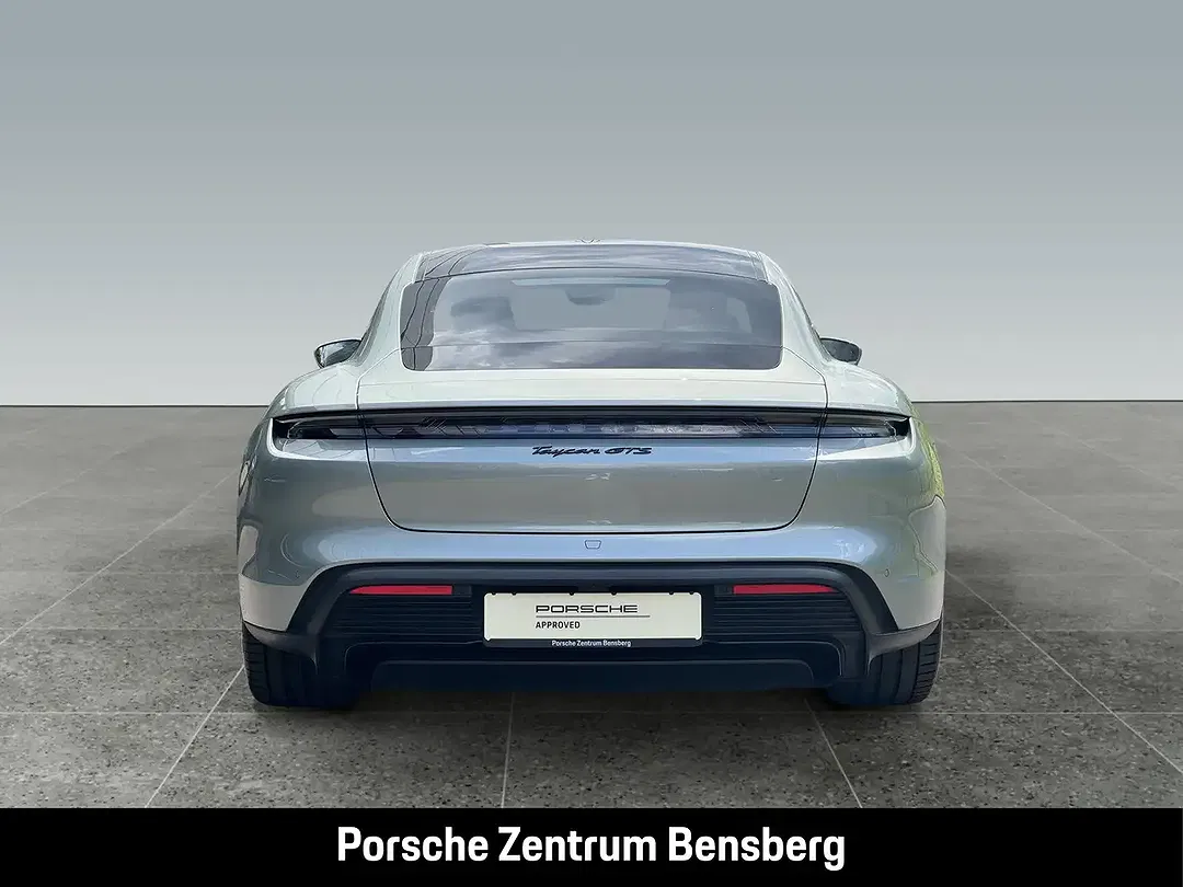 Porsche Taycan - Thumbnail 8