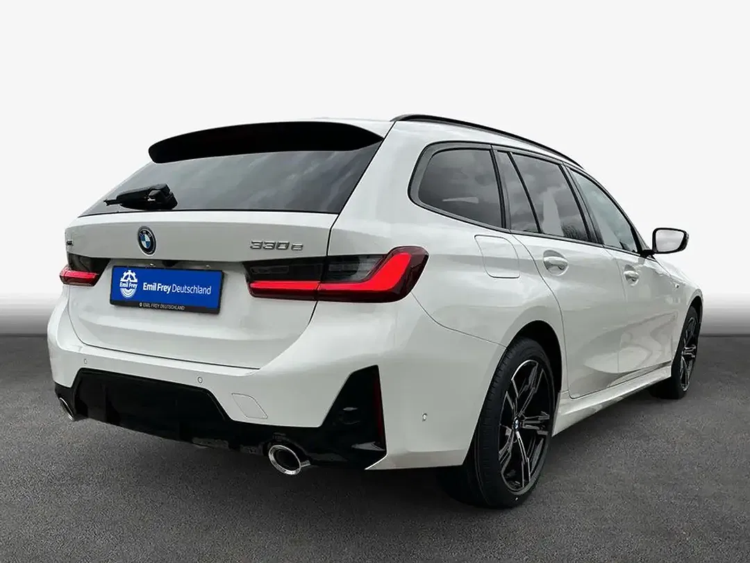 BMW 330 - Thumbnail 2
