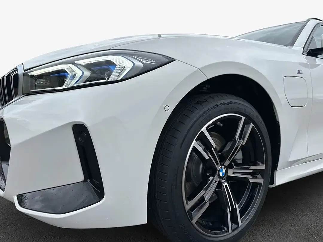 BMW 330 - Thumbnail 6