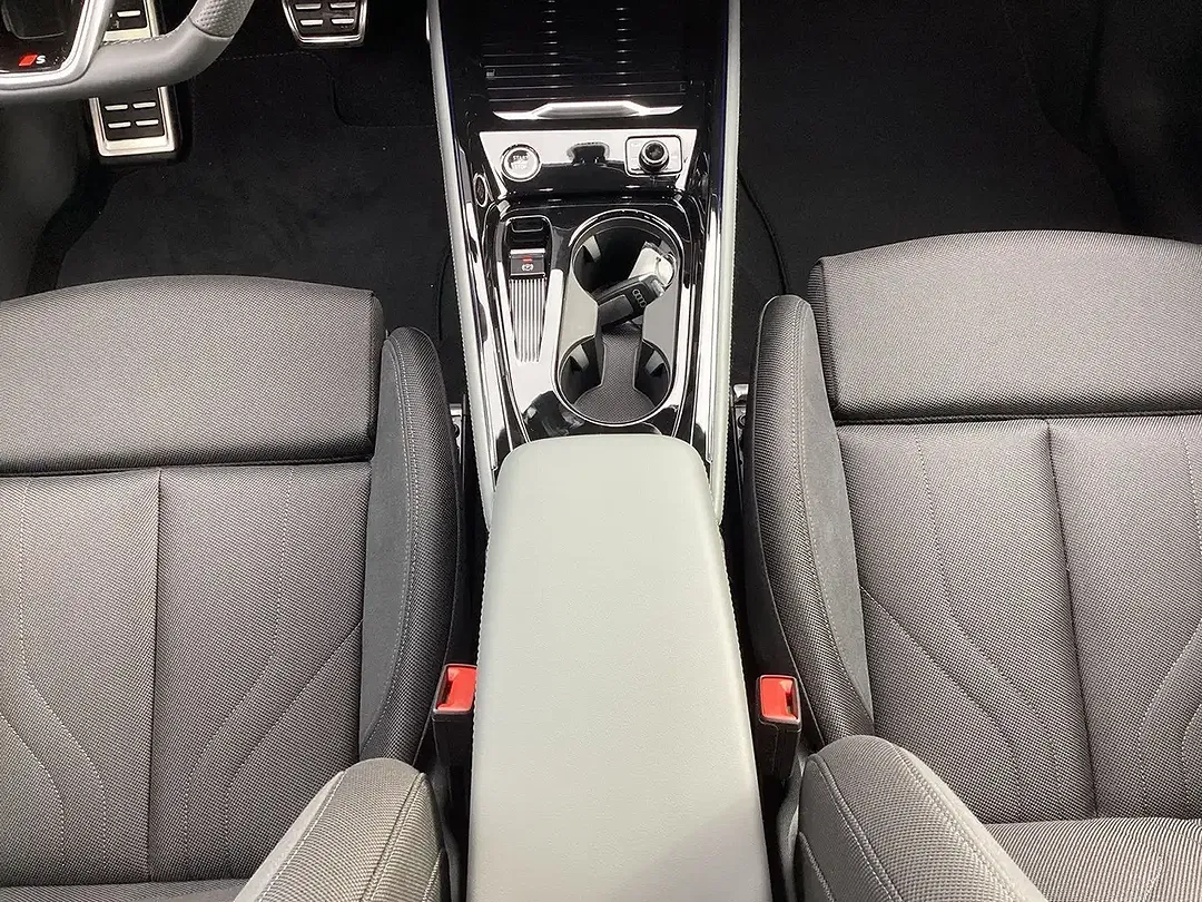 Audi Q3 - Thumbnail 11