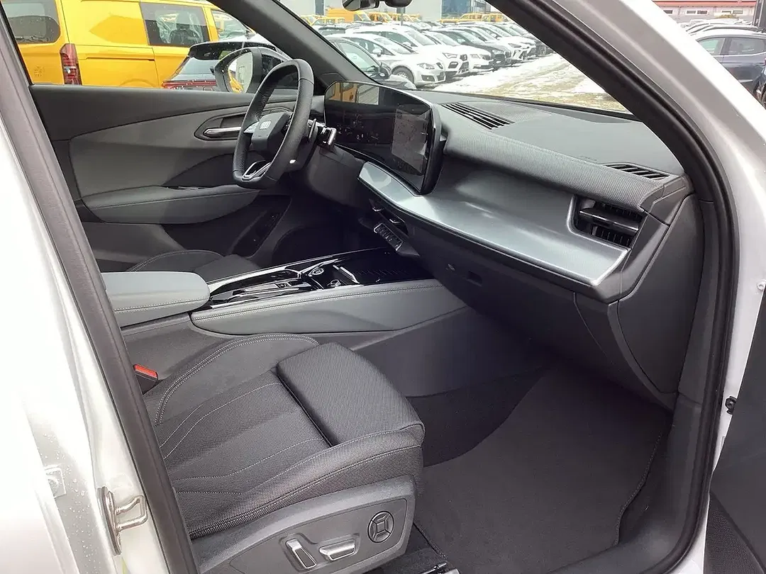 Audi Q3 - Thumbnail 15