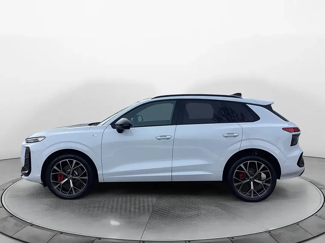Audi Q3 - Thumbnail 2