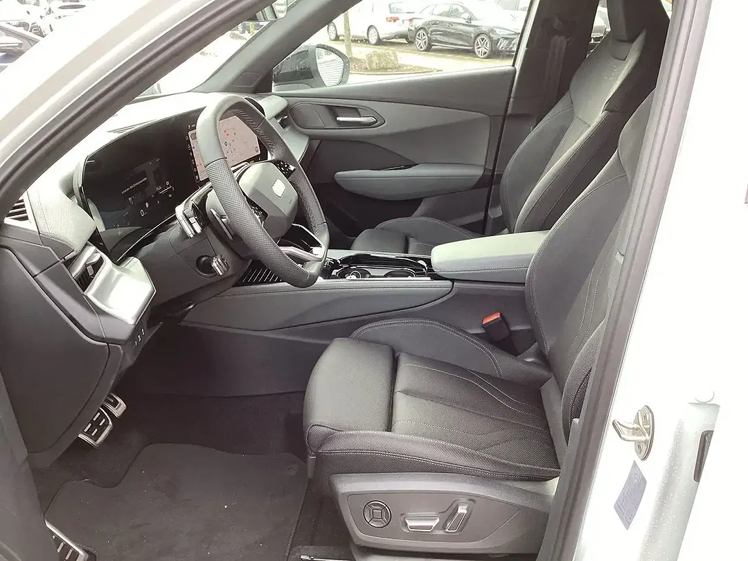 Audi Q3 - Thumbnail 9