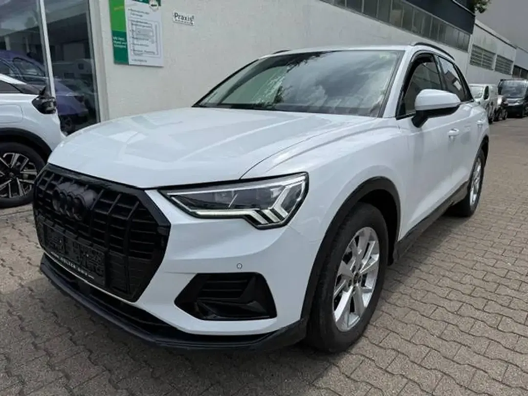 Audi Q3 - Thumbnail 1