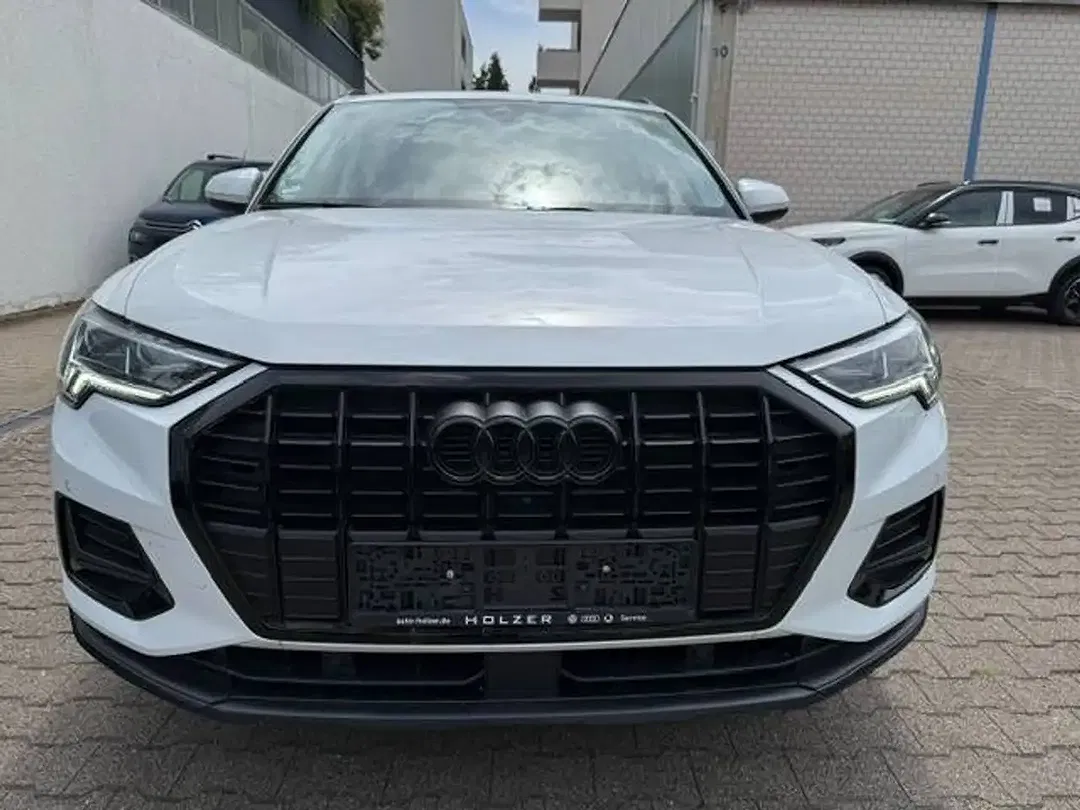 Audi Q3 - Thumbnail 2