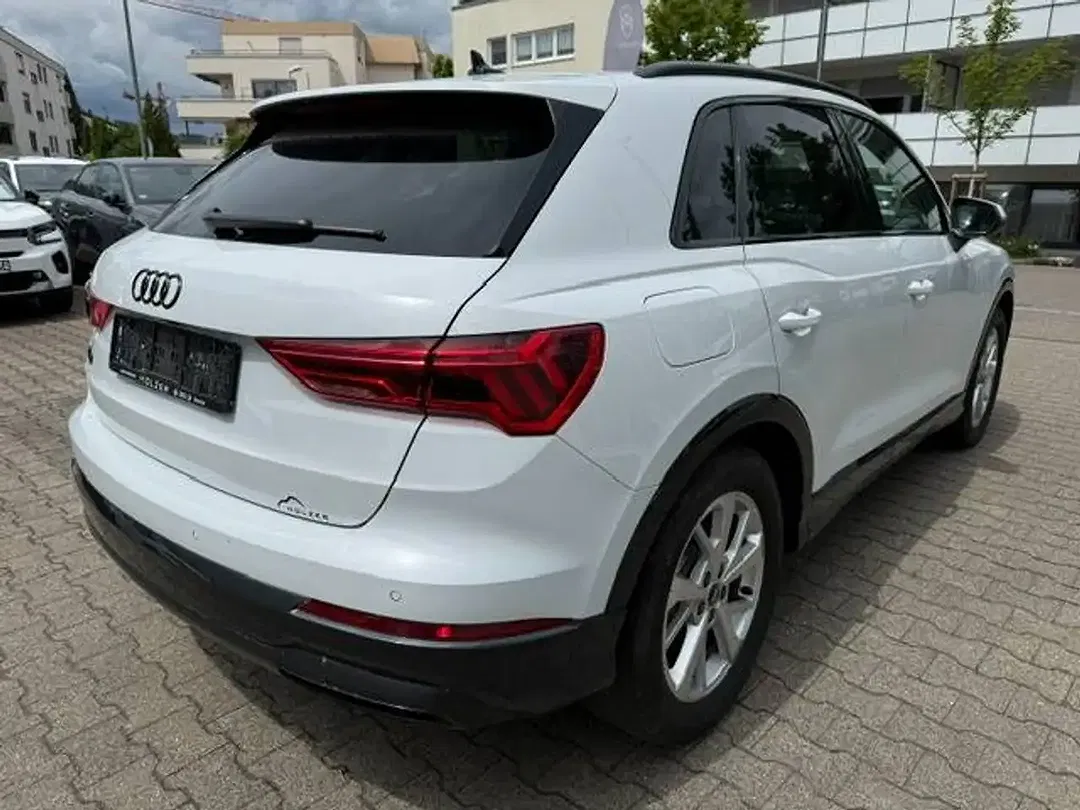 Audi Q3 - Thumbnail 4