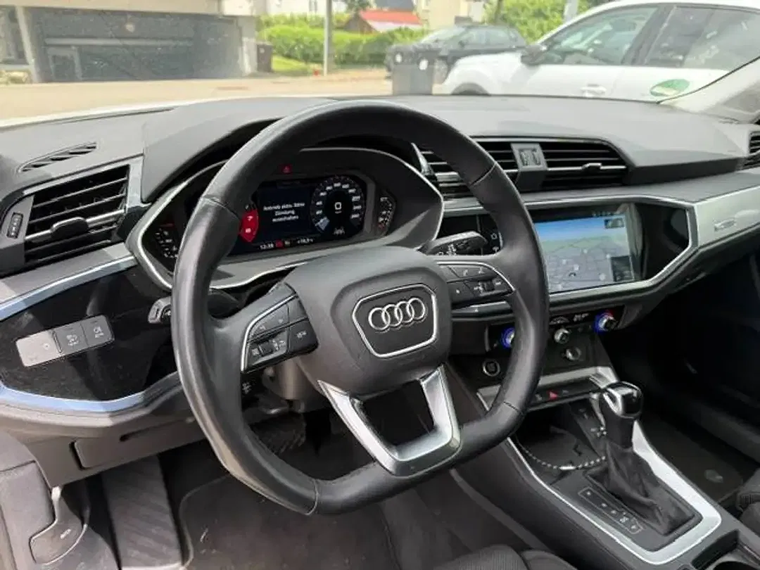 Audi Q3 - Thumbnail 7